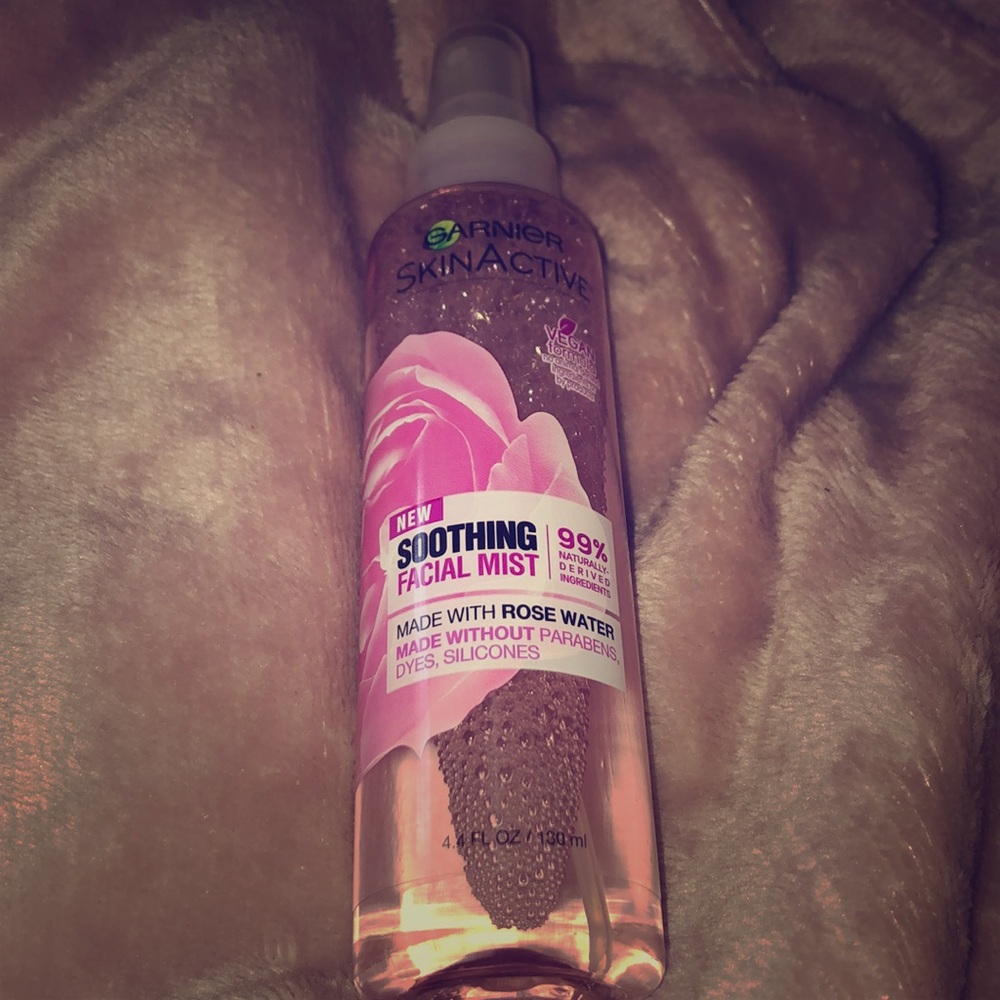 Garnier Skin Active Soothing facial mist 🌹💧